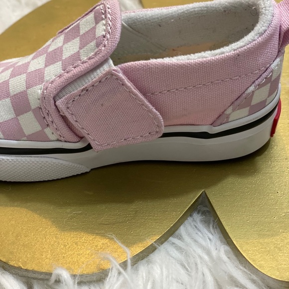 Vans - Picture 5 of 7